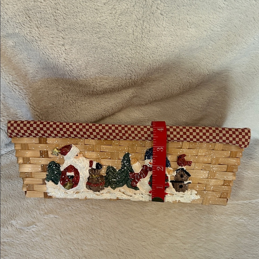 Festive Woven Basket with Holiday Design - Picture 4 of 8